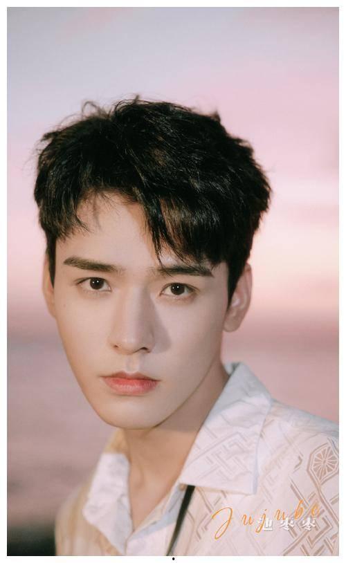 龚俊热巴最新爆料图片视频,甜蜜互动引粉丝热议！”  第1张